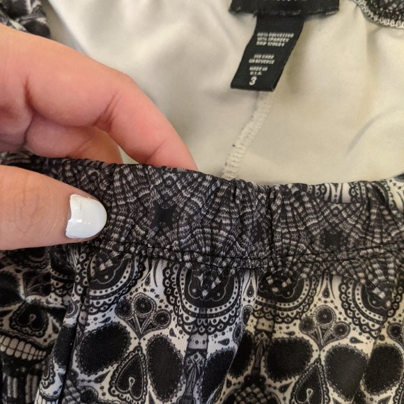 Torrid Skull Pattern Leggings. - Picture 3 of 4